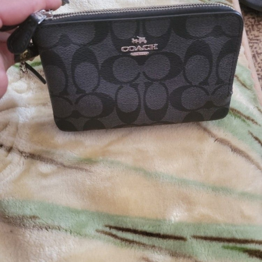 Coach Wristlet - Picture 4 of 4